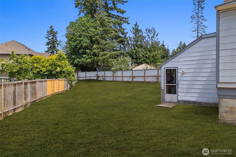 4th image of 2706 S 276th Place