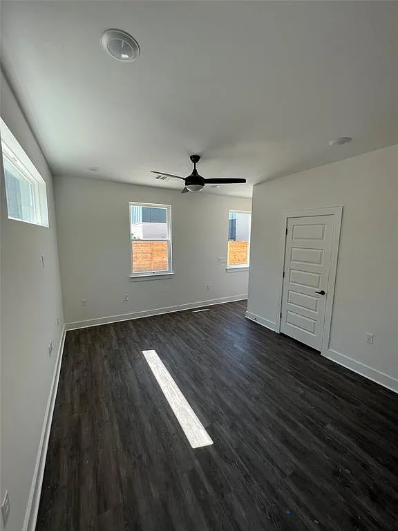1 bed, 1.5 bath, 686 sqft, $1,350 — Photo 1