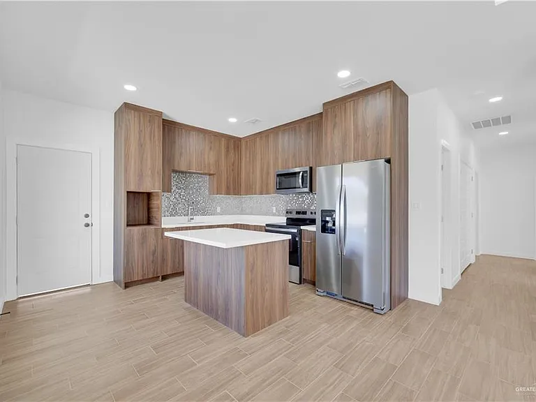 2905 Esteban St #3 — Photo 5