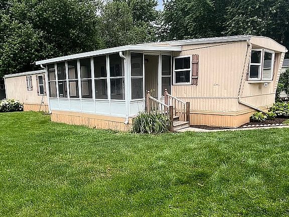 2nd image of 3911 Hemlock Ct
