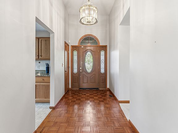 3rd image of 3773 Greenbriar Dr