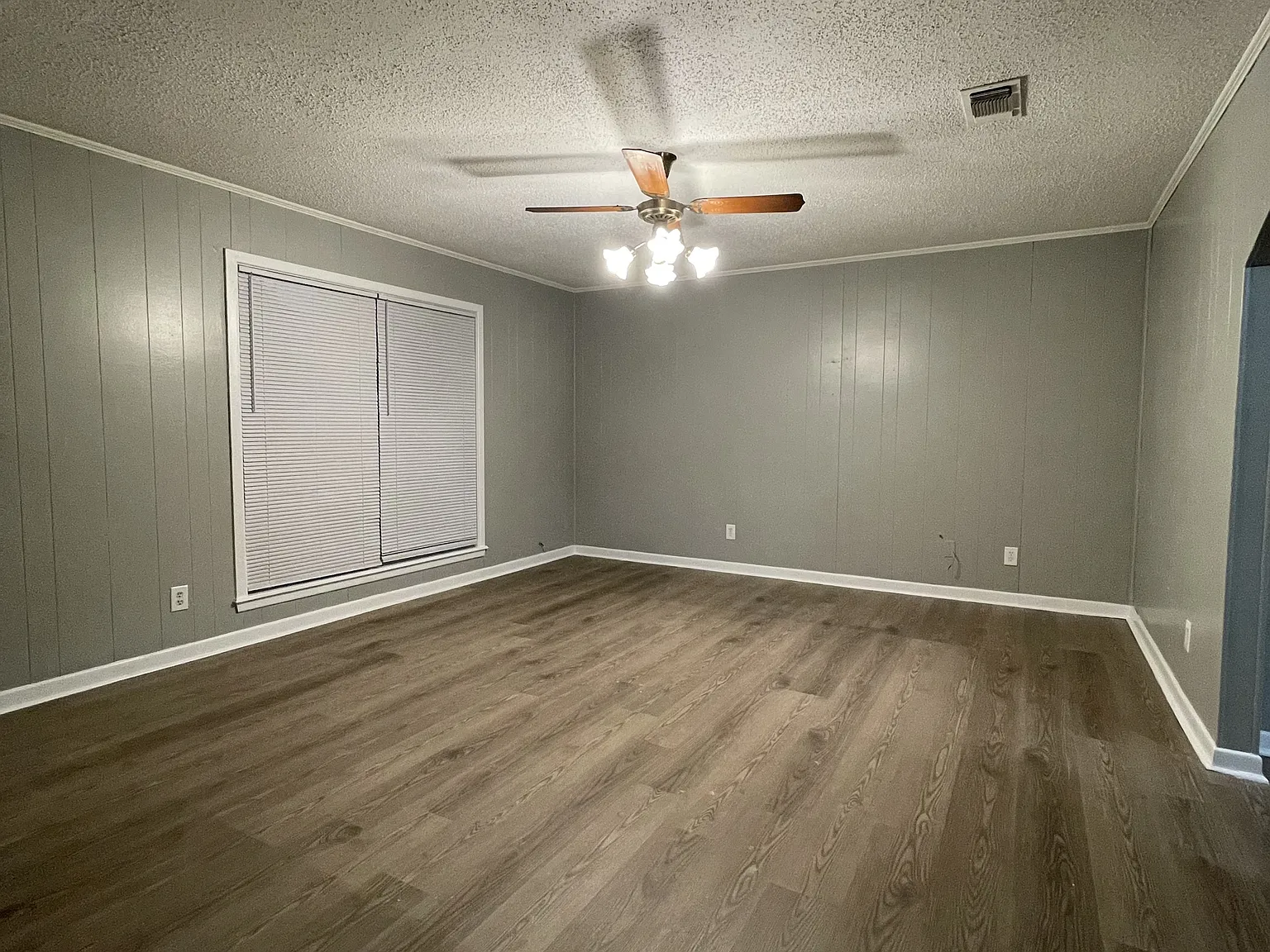 3606 Minden Avenue - 1 — Photo 2