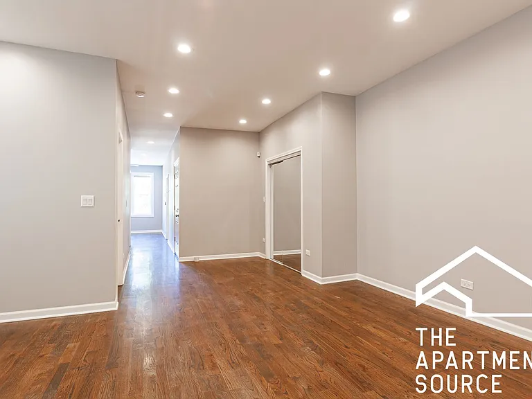 2525 W Division St — Photo 5