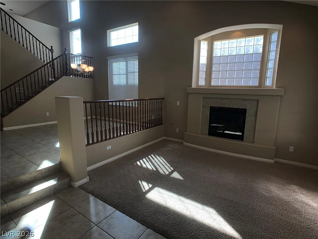 4 bed, 2.5 bath, 2704 sqft, $2,800 — Photo 2