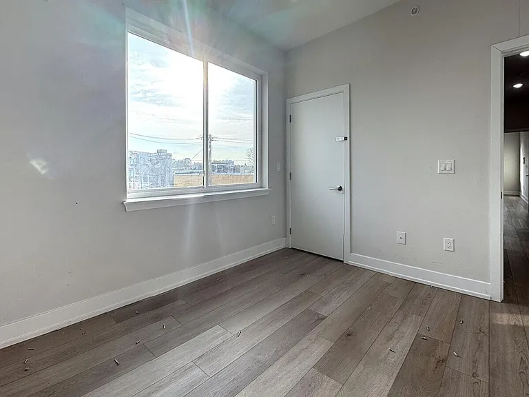 2528 N 9th St #C04 — Photo 13