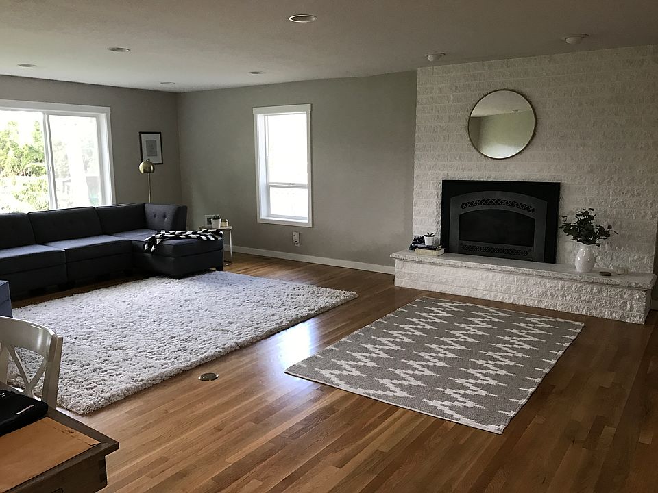 1st image of 3331 SE Pine St