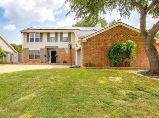 208 Springridge Ln, Euless, TX 76039
