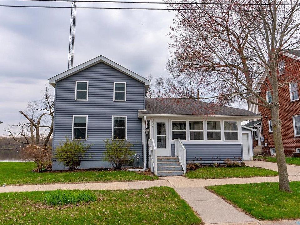 722 West Edgewater Street, Portage, WI 53901 Zillow