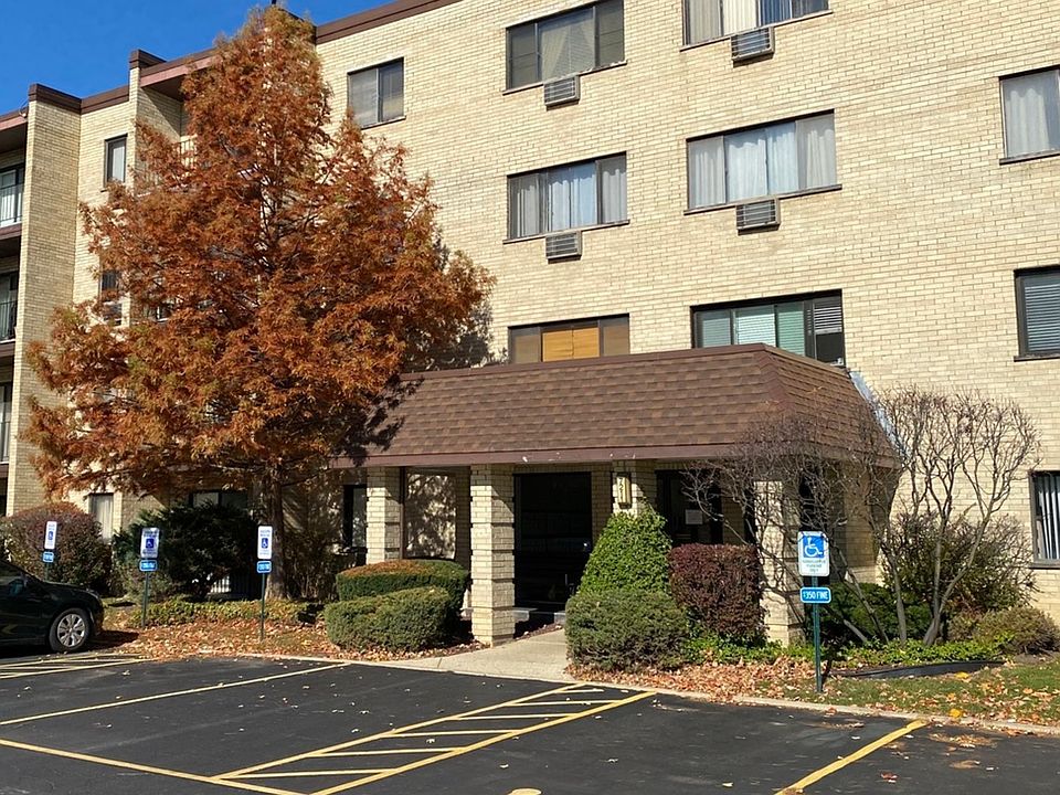 1st image of 7211 Wolf Rd #109
