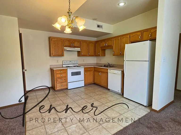 3114 S Cedar Crest Ct — Photo 3