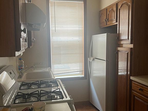 2nd image of 204 Bay 20th St #2F