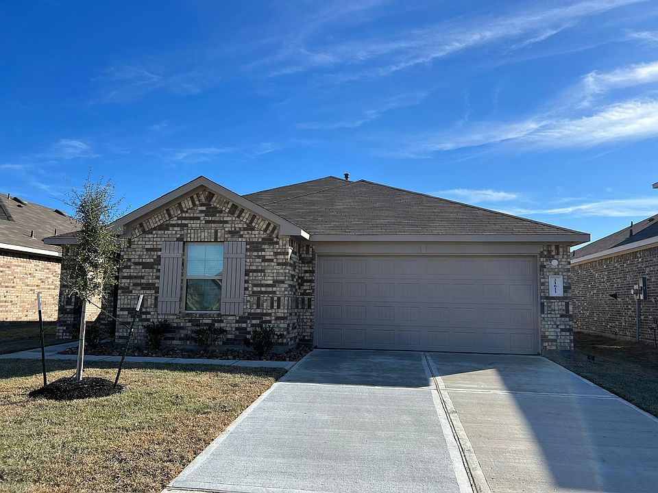1st image of 21611 Oakwood Rock Ln