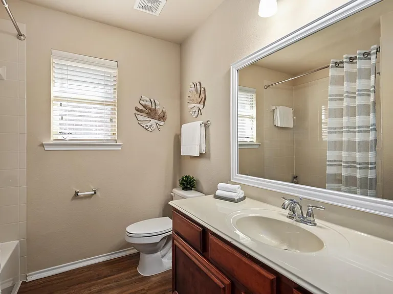 1006 Lancashire Ln — Photo 13