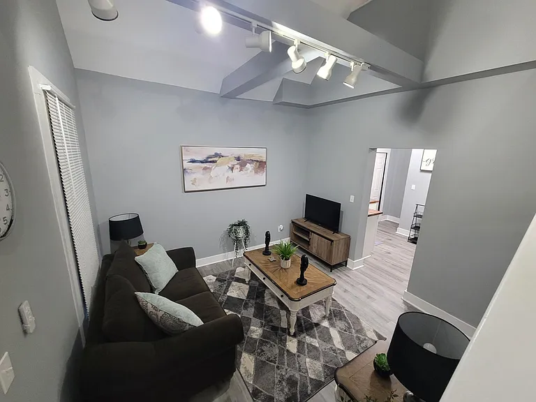2818 N Capitol Ave #4 — Photo 15