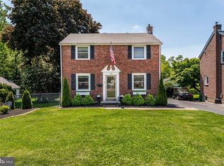 526 Springview Ln, Springfield, PA 19064