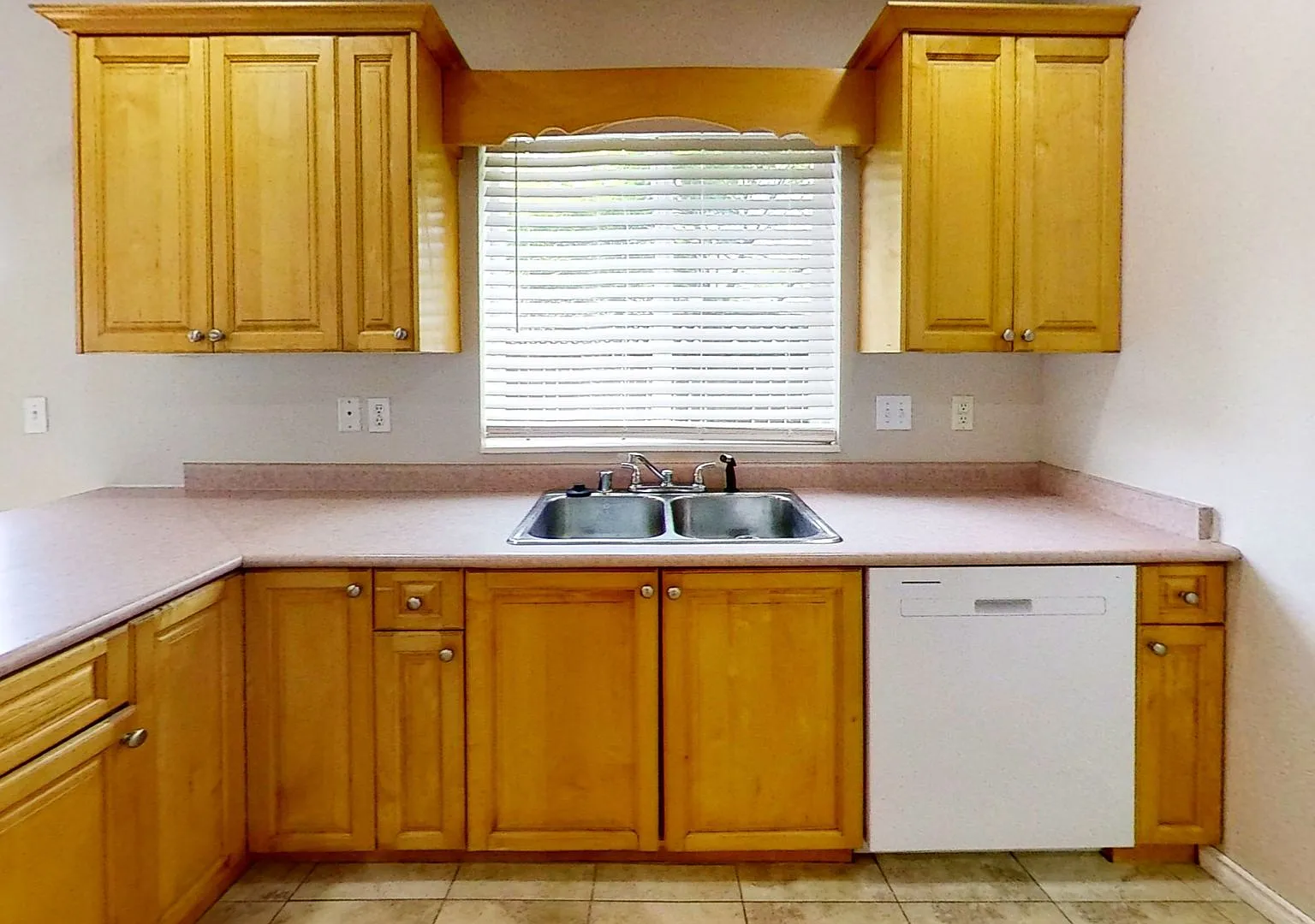 Rent Special! $500 Off Of First Month! 3 Bedroom, 2.5 Bath In The Cordata/Meridian Area! — Photo 3