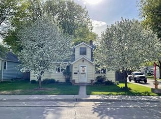 1414 S 10th St, Grand Forks, ND 58201