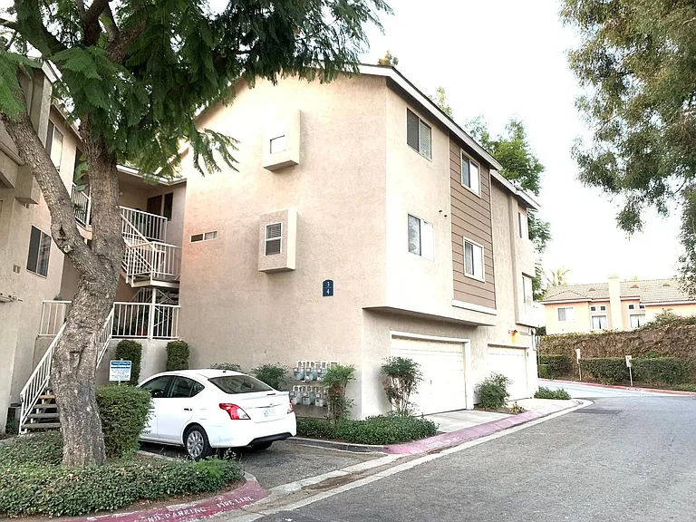 2410 N Towne Ave #3 — Photo 1