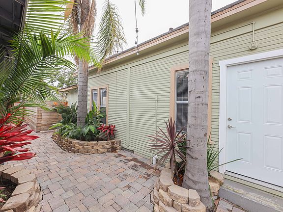 3rd image of 633 Linden Ave #639
