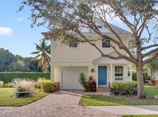 2820 Lakeview Dr, Naples, FL 34112