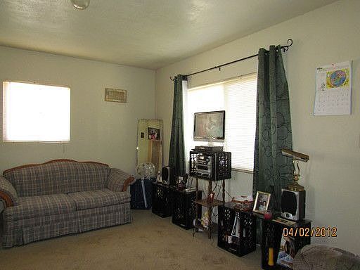 2nd image of 3945 Broadway