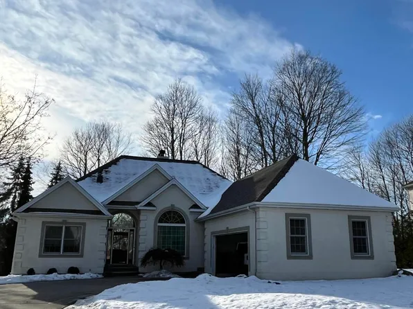 5349 Pine Slope Dr SW, Wyoming, MI 49519