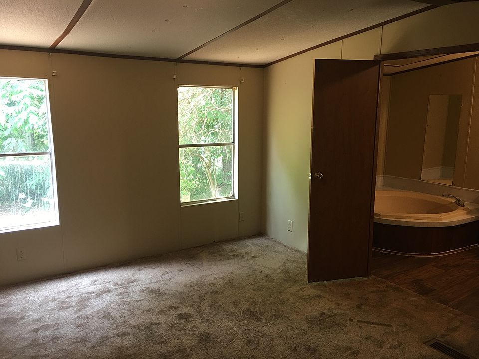 2nd image of 3306 Jerry Dr