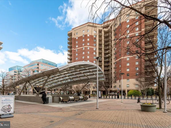 901 N Monroe St APT 1108, Arlington, VA 22201