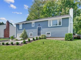23 Macintosh Rd, Norwalk, CT 06851