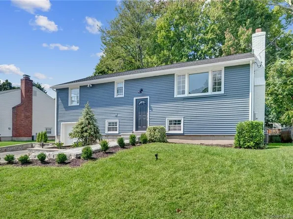 23 Macintosh Road, Norwalk, CT 06851