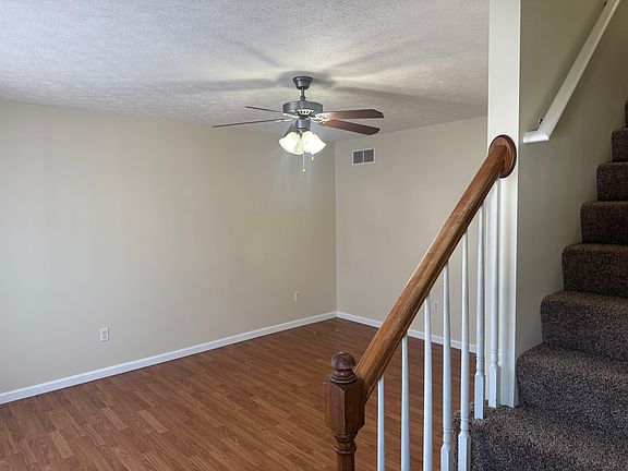 5th image of 143 Creekvale Dr Unit A