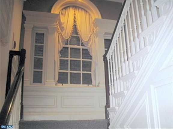 5th image of 1029-33 Spruce St #301