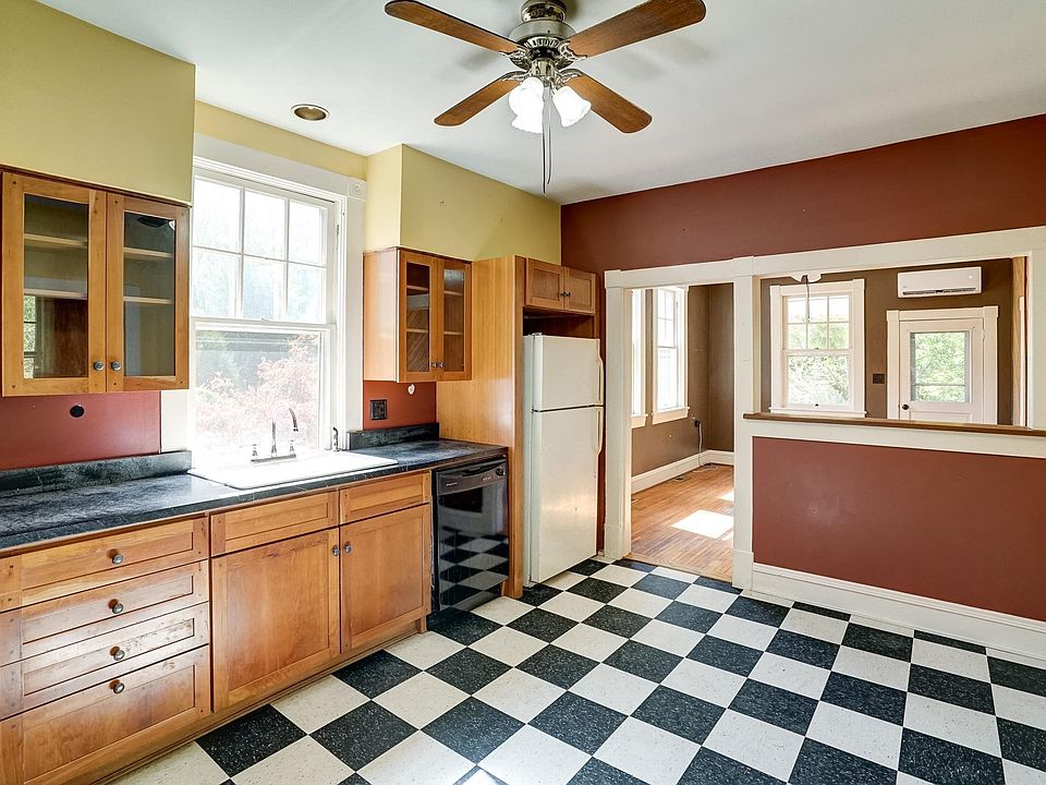 16th image of 1421 Arrington Rd