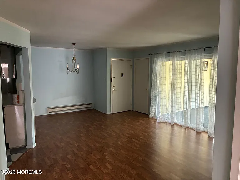 131 Amberly Dr #J — Photo 7