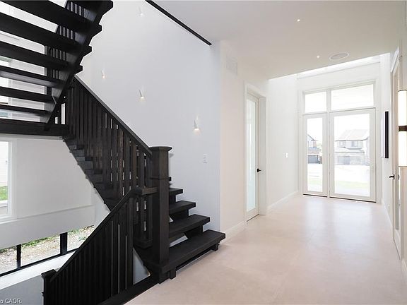 4th image of 560 Werni Ct