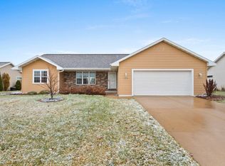 2437 Lawrence Dr, De Pere, WI 54115