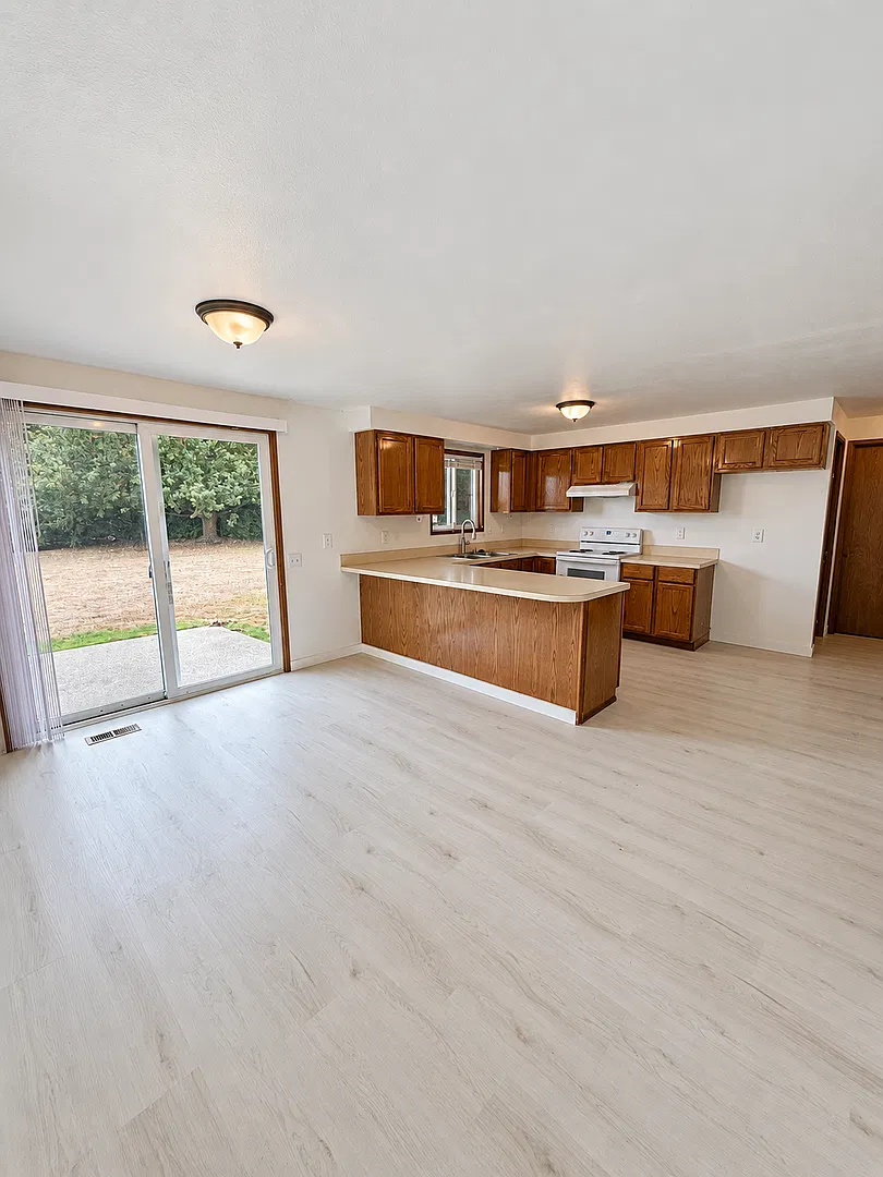 507 Forest Circle — Photo 4