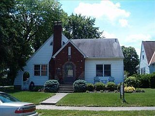 2nd image of 741 Saint Clair Ave