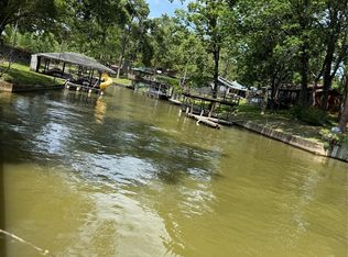 132 Shady Shores Dr, Mabank, TX 75156