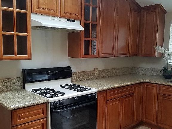 3rd image of 981 Calle Miramar