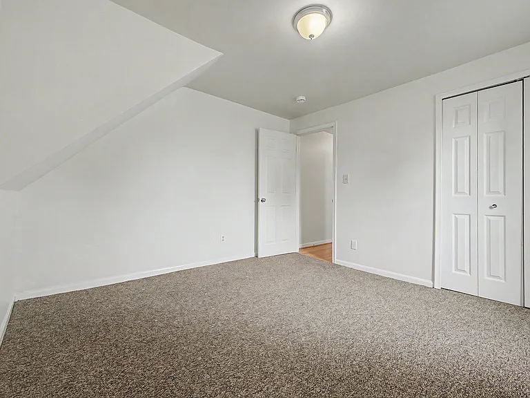 29438 Elmwood St — Photo 20