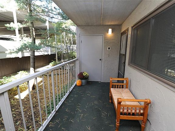2nd image of 72 Cliffside Dr