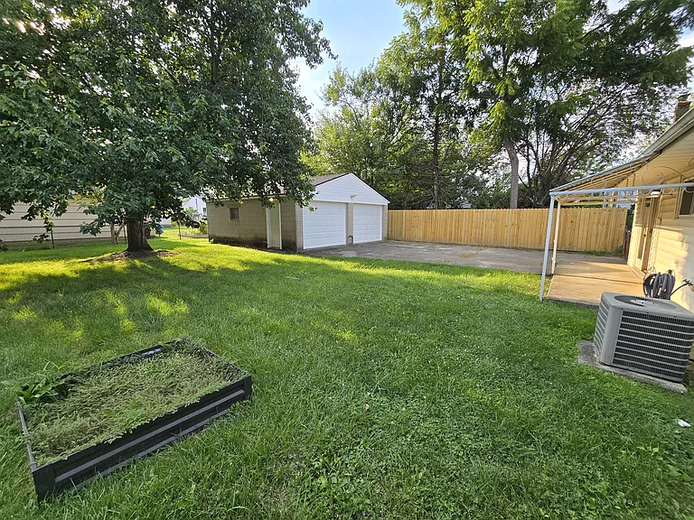 4333 Maplegrove Dr — Photo 18