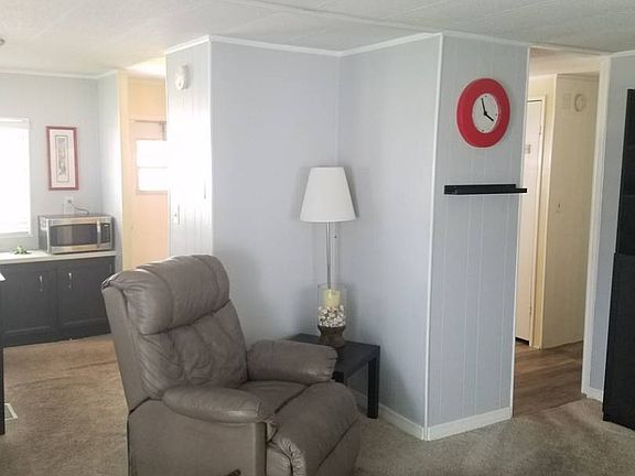 5th image of 1110 Fountainview Lake Dr