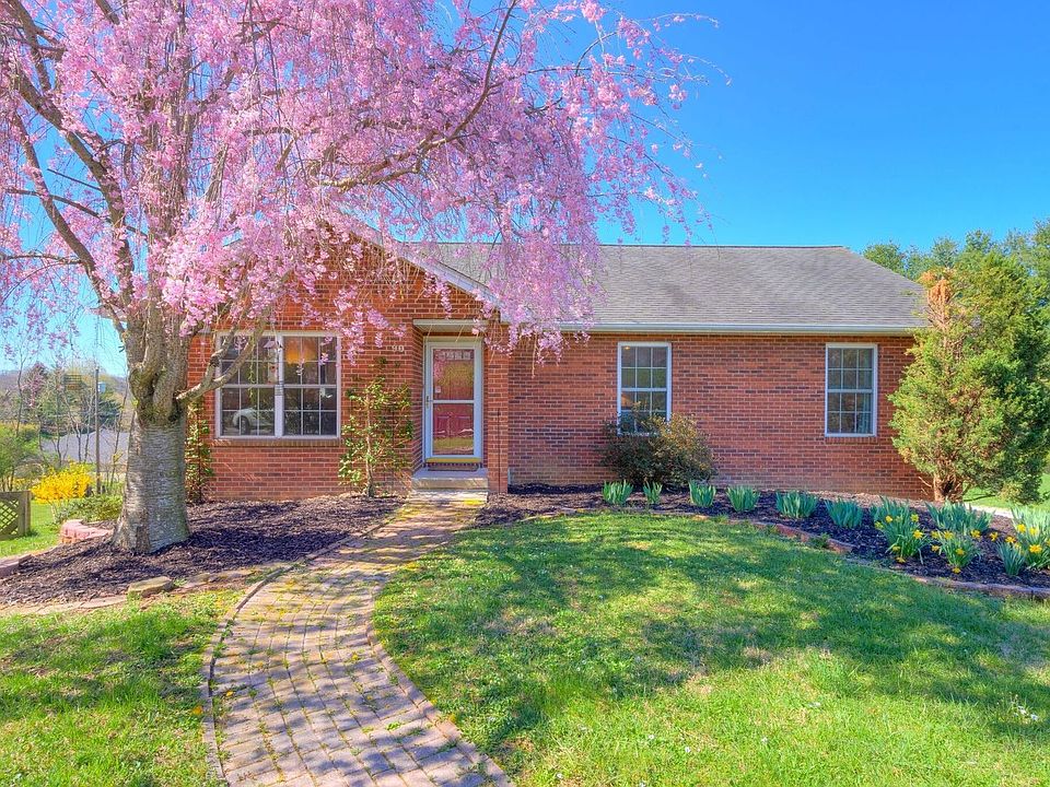 1st image of 90 Dudley Dr