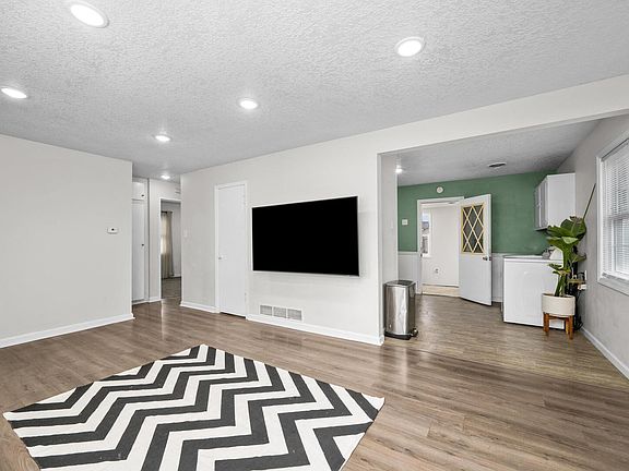 2nd image of 6722 N Birchwood Ave
