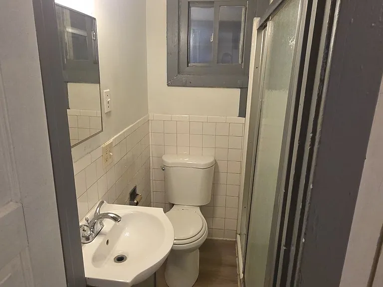 617 Glenwood Ave #B — Photo 3