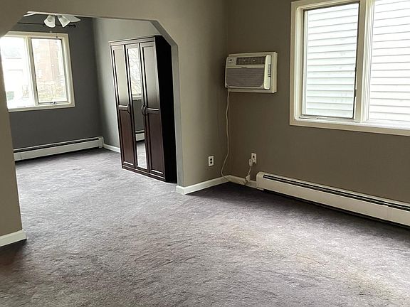 4th image of 66-51 Pleasantview St #2