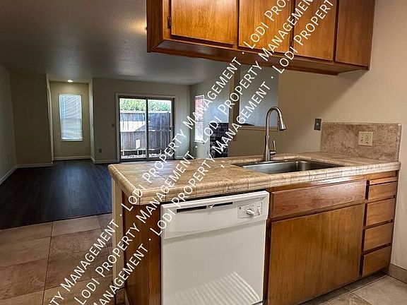 4th image of 123 Adobe Ct #C