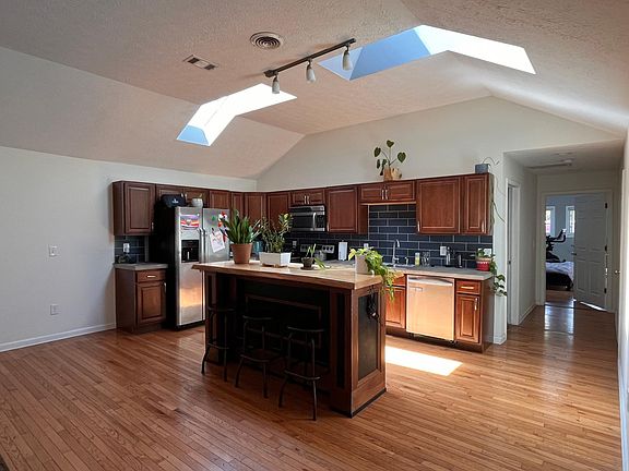 2nd image of 4144 Lorain Ct